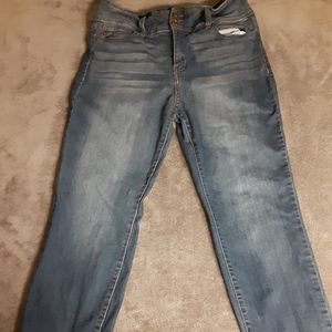 FashionNova Size 13 Skinny Jean's (Medium Wash)